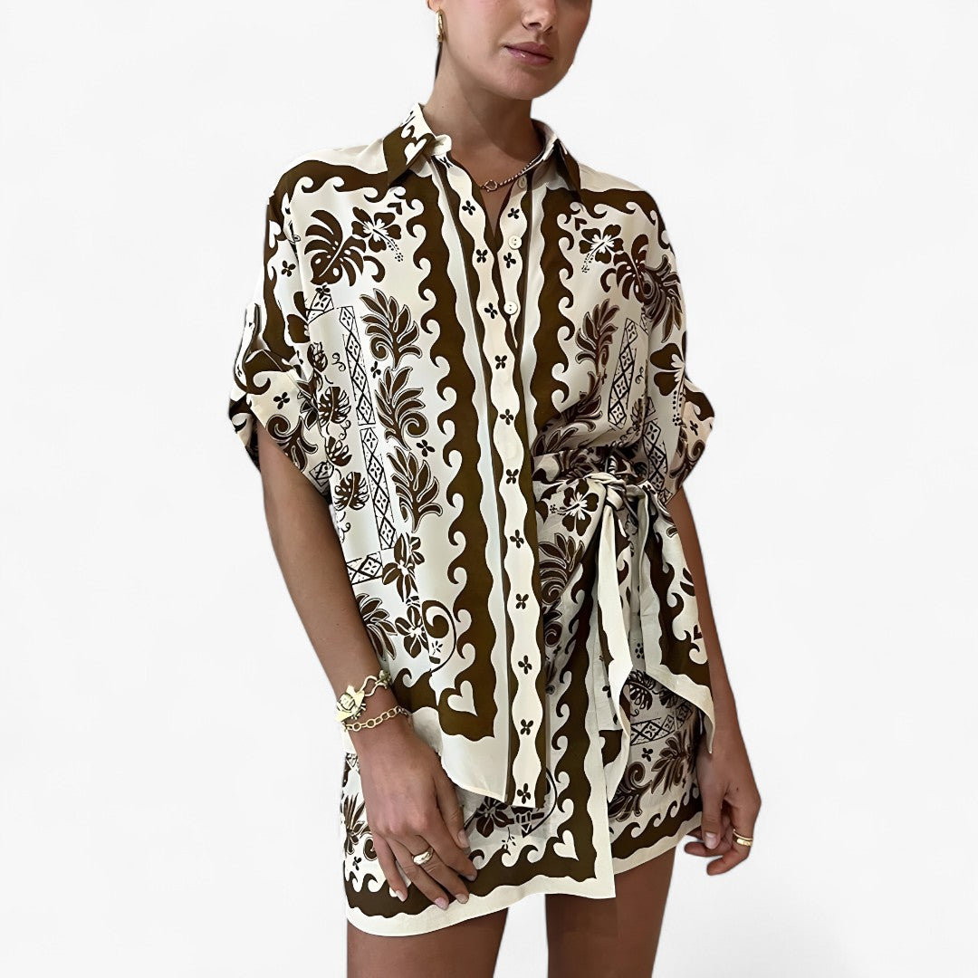 Vestido camisero de estampado boho con un ajuste fluido y regulable