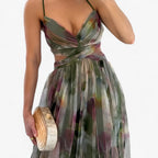 Vestido largo con estampado de acuarela en tejido ligero y fluido