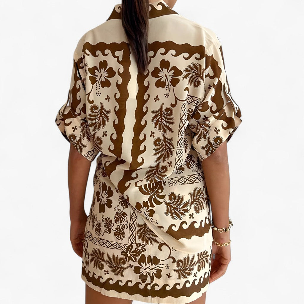 Vestido camisero de estampado boho con un ajuste fluido y regulable