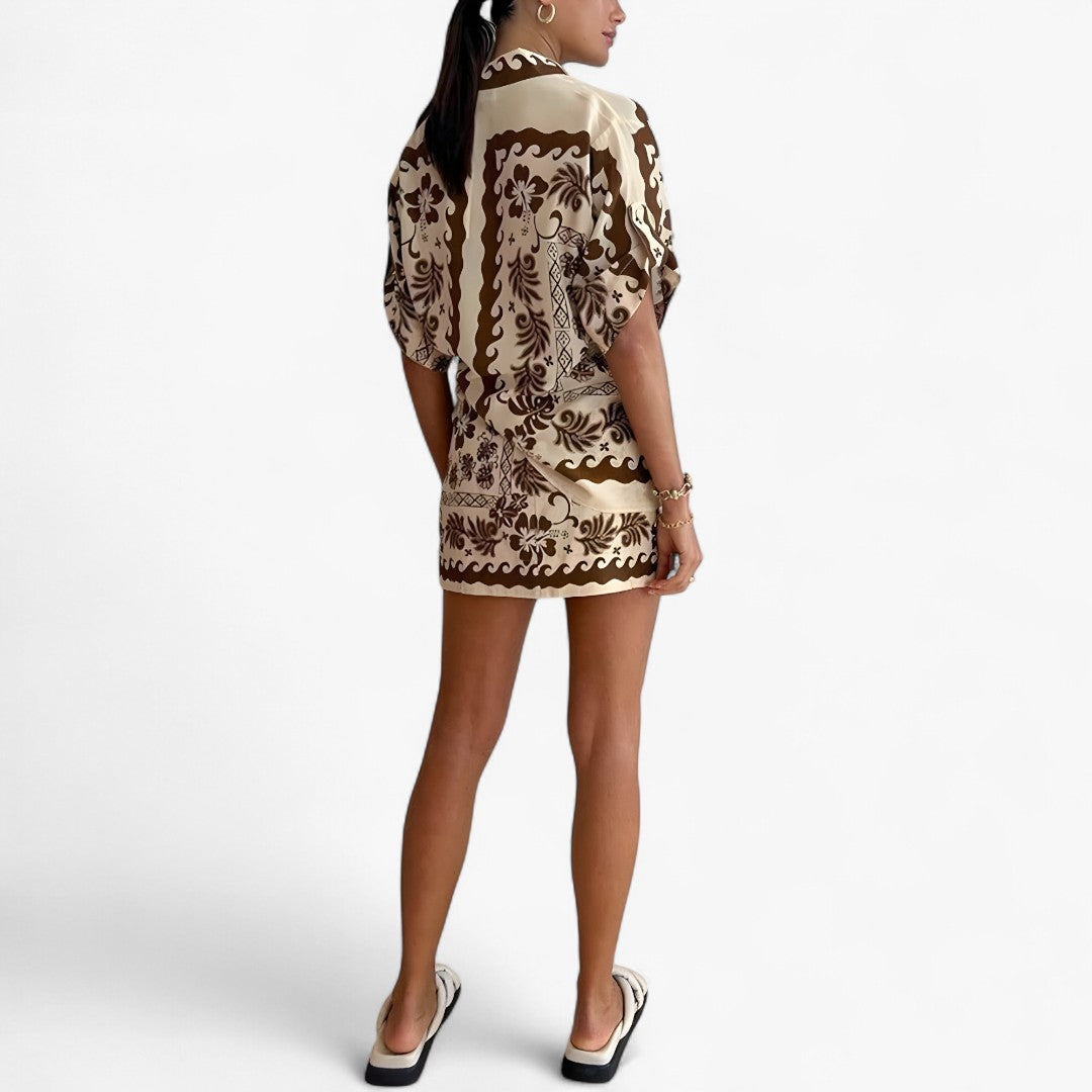 Vestido camisero de estampado boho con un ajuste fluido y regulable