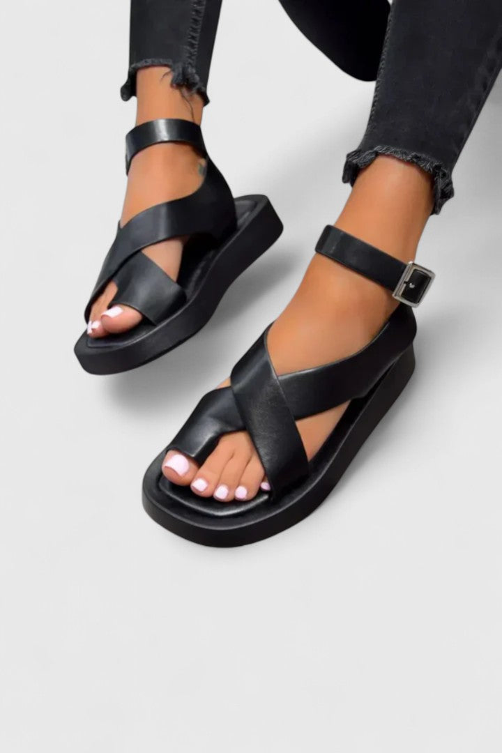 Platt sandal med vadderad innersula