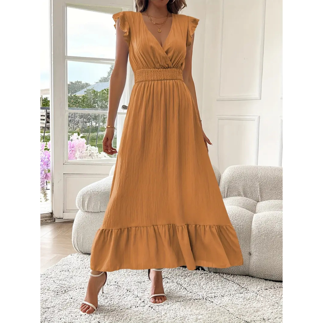 Vestido largo con escote de pico fruncido para los días de verano junto al agua