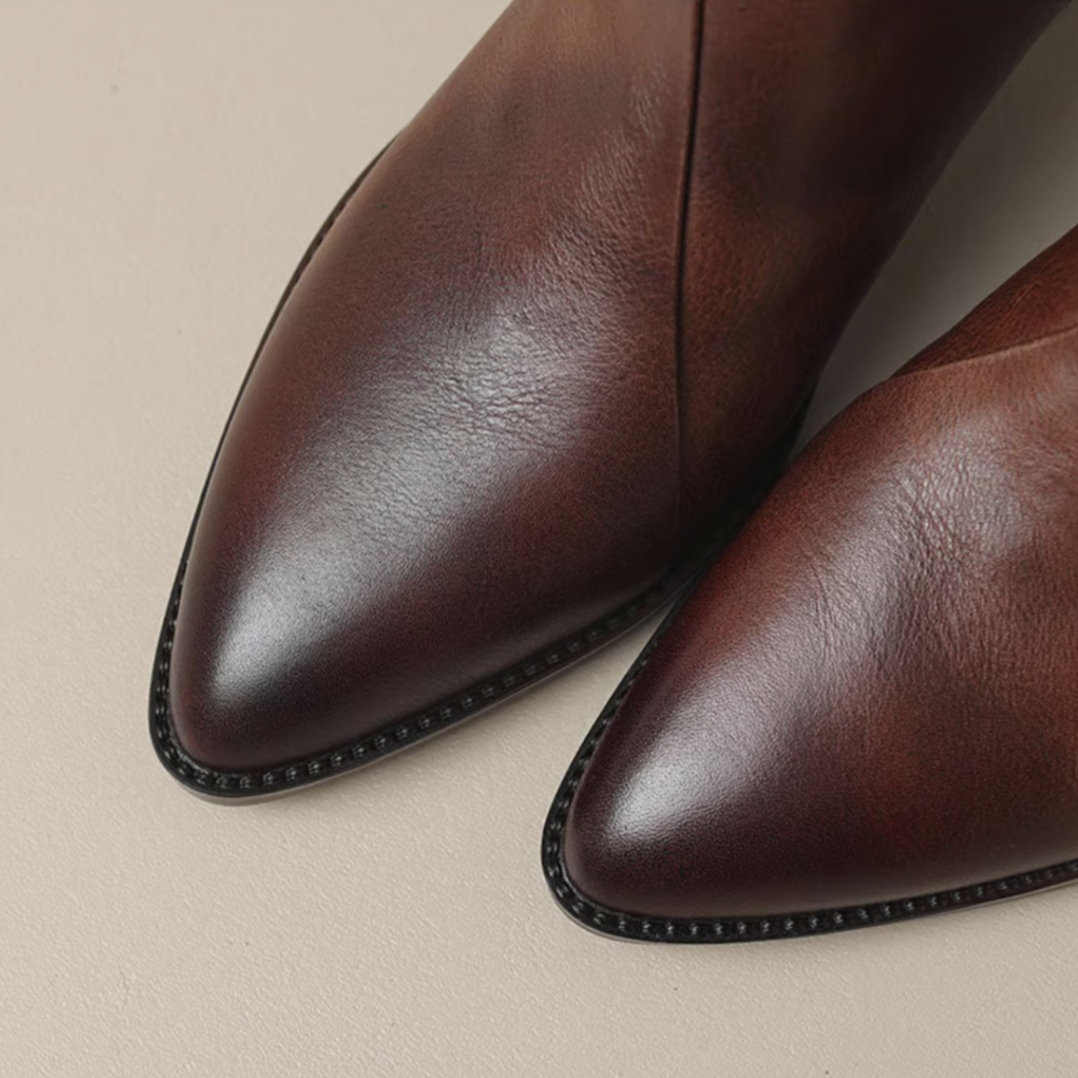 Boots med låg klack och raffinerad design