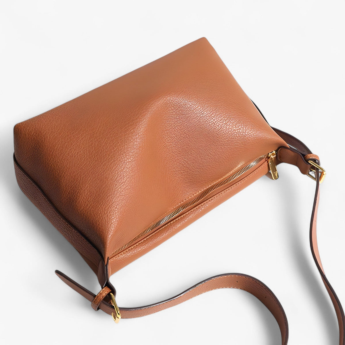 Versatile Crossbody Bag for Everyday and Evening