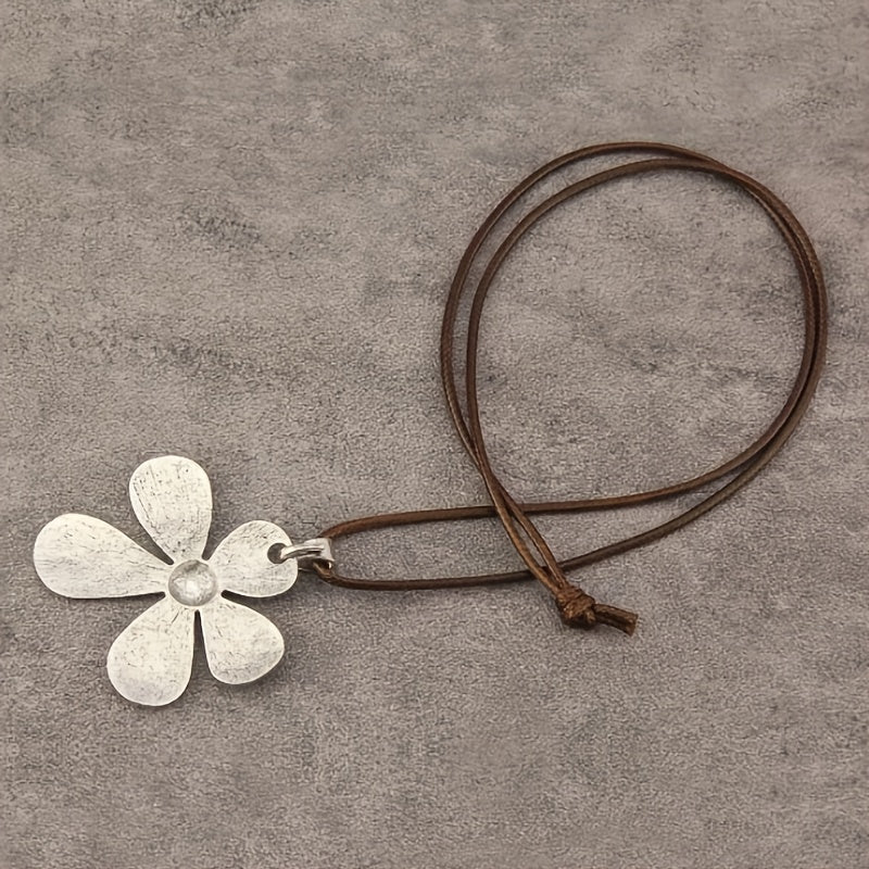 Minimalist Hammered Asymmetric Flower Pendant Necklace
