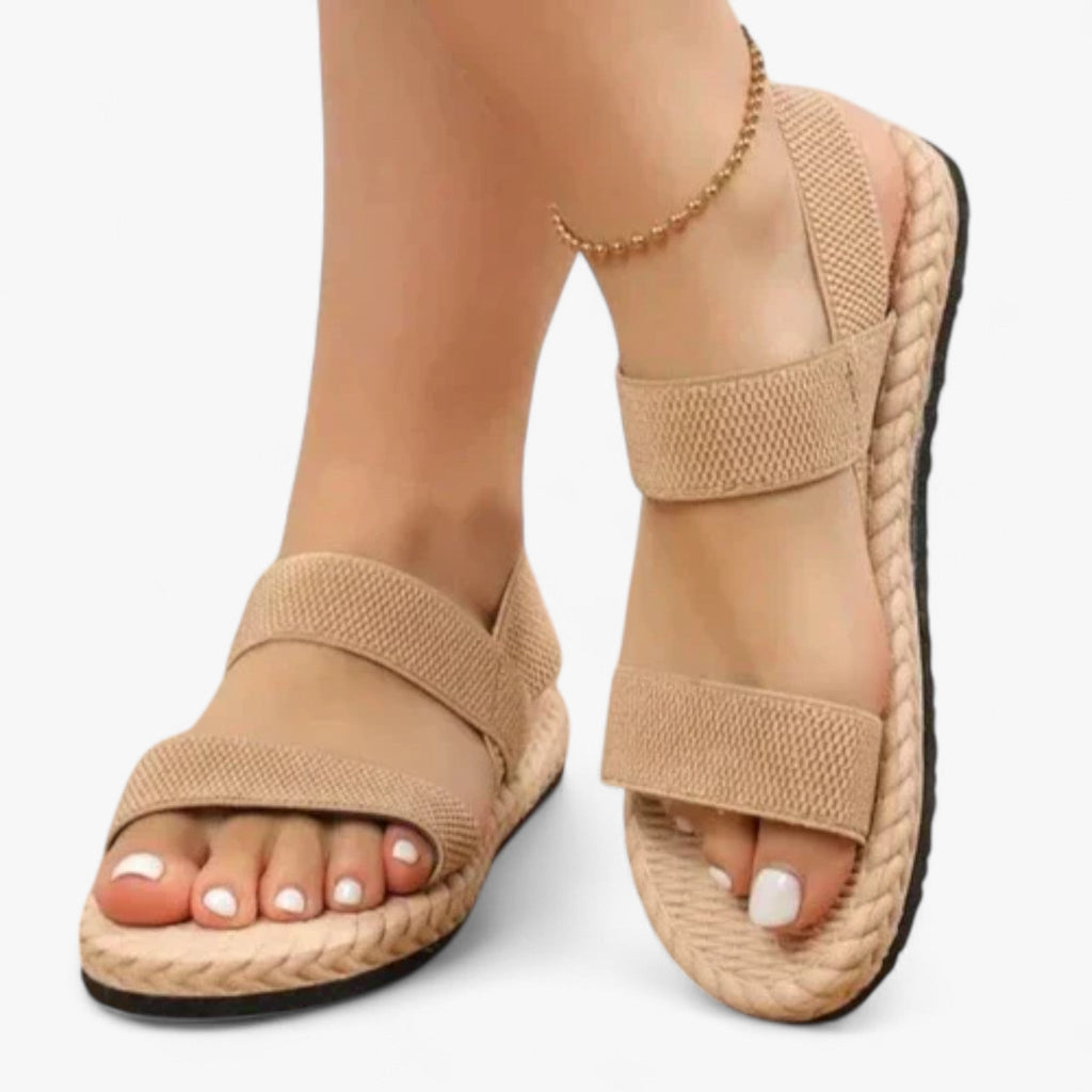 Comfort sandals with adjustable strap and flowing design
