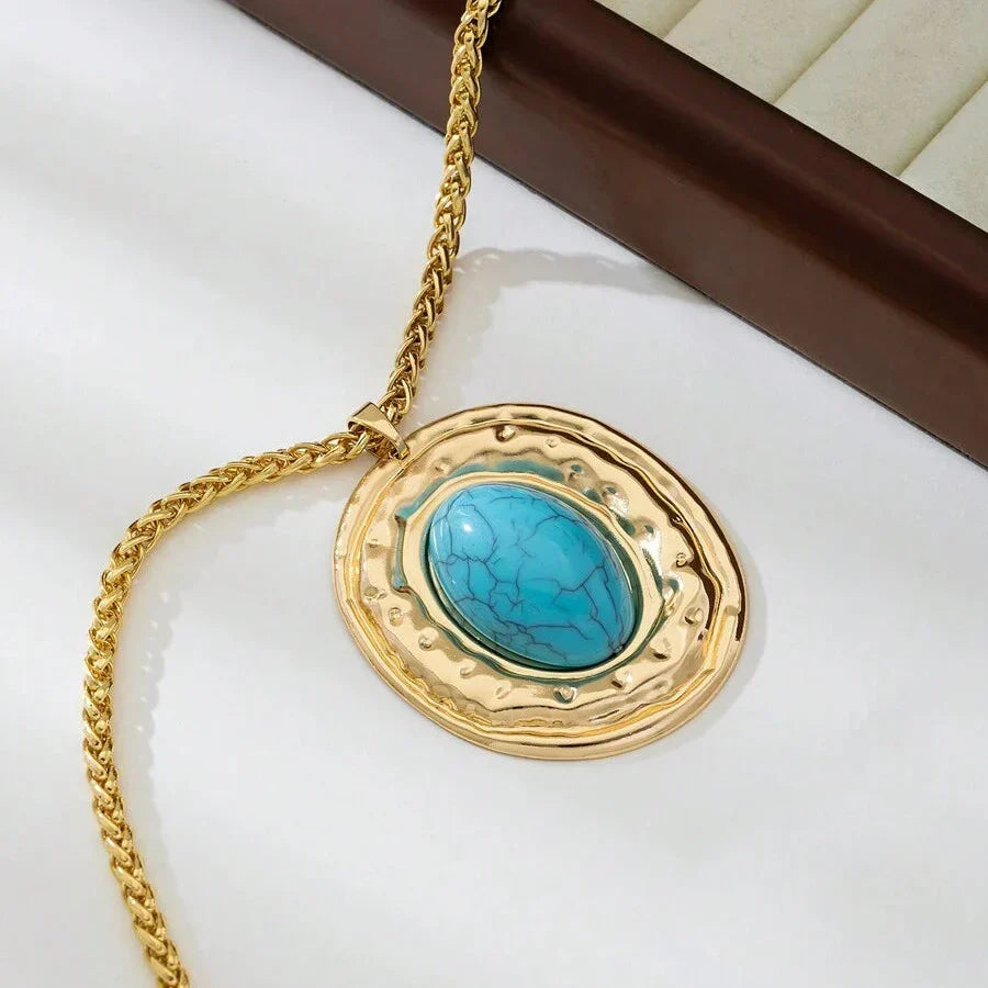 Vintagehalsband med ormskinnskedja och blågrönt stenhänge