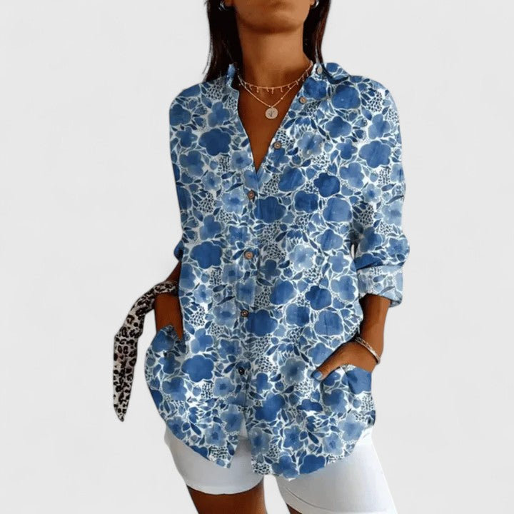 Blusa floral abotonada de tacto ligero y vaporoso