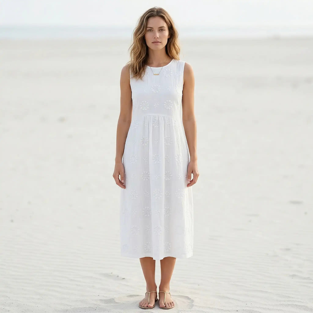 Vestido oversize sin mangas con delicados bordados