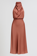 Vestido midi de satén drapeado con cuello alto