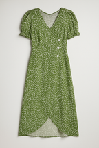 Vestido midi floral con cuello de pico y detalle de botones laterales