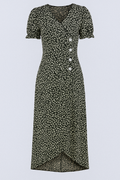 Vestido midi floral con cuello de pico y detalle de botones laterales