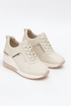 Kilklackssneakers för dam med metalliska detaljer och ovandel i mesh