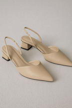 Pointed-toe slingback shoes with a block heel