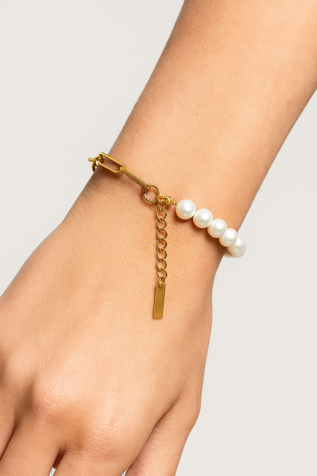 Two-Tone Pearl and Chain Bracelet with Adjustable Clasp