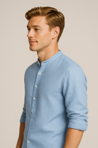 Camisa de lino para hombre con cuello abierto y mangas remangadas