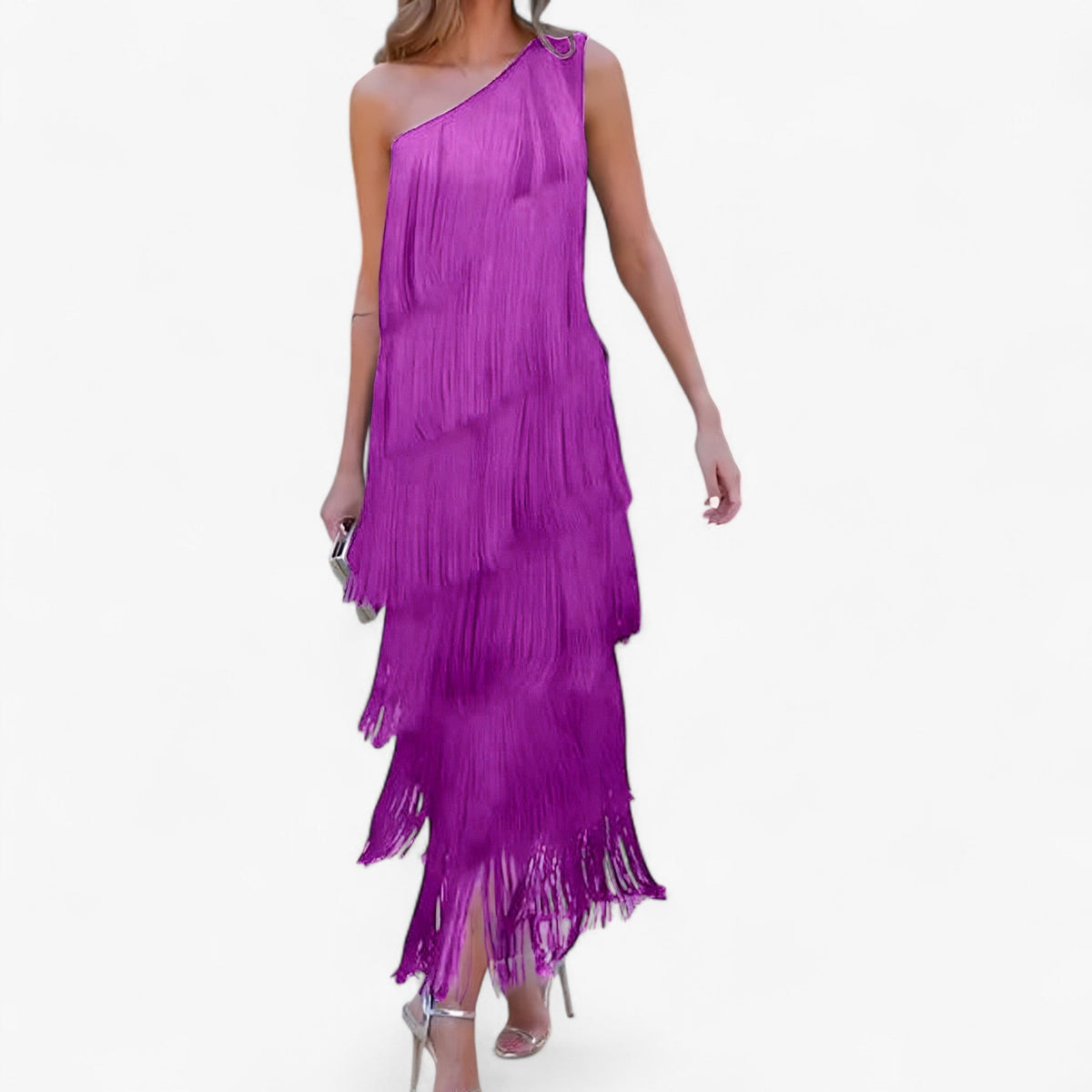 Vestido de noche con flecos y silueta ajustada