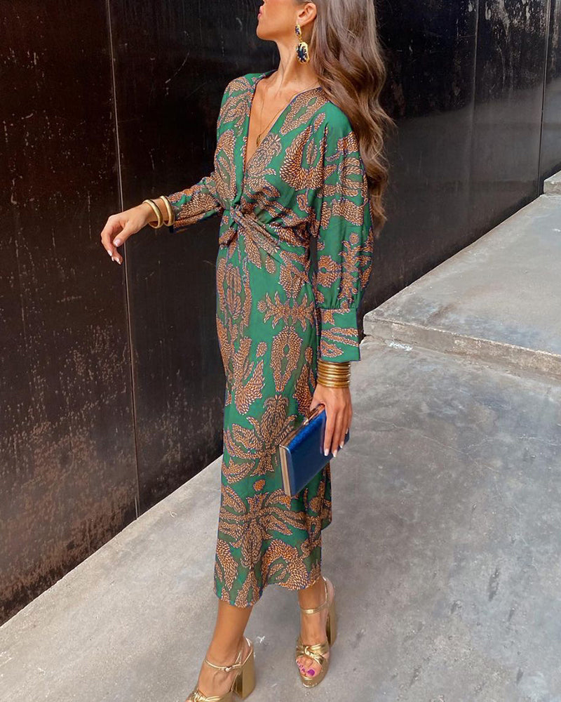 Vestido largo estampado con escote de pico y manga larga
