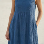 Vestido oversize sin mangas con delicados bordados