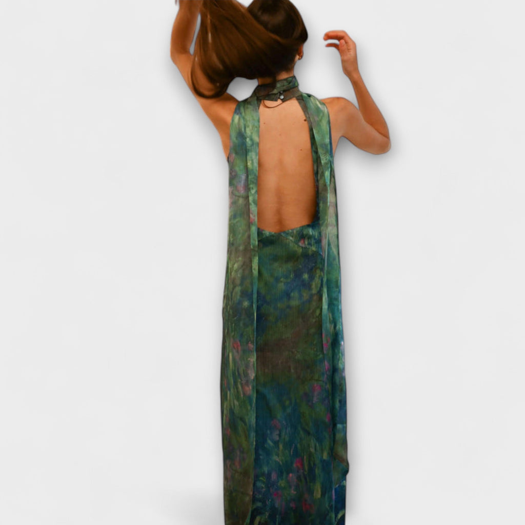 Vestido largo de gasa con estampado de lirios y escote alto
