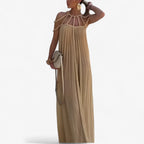 Vestido largo con una silueta fluida y estilizadora