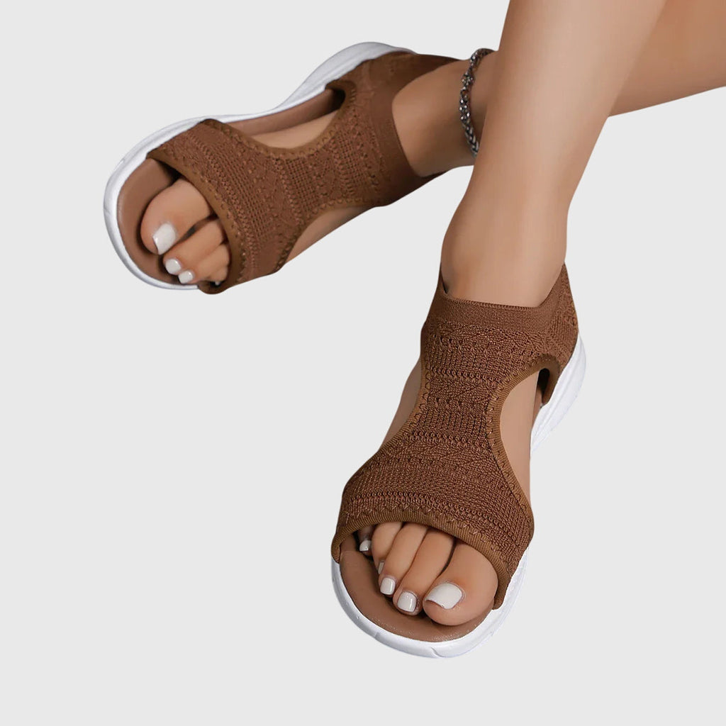 Sandalias para todo el día con un diseño refinado y sencillo