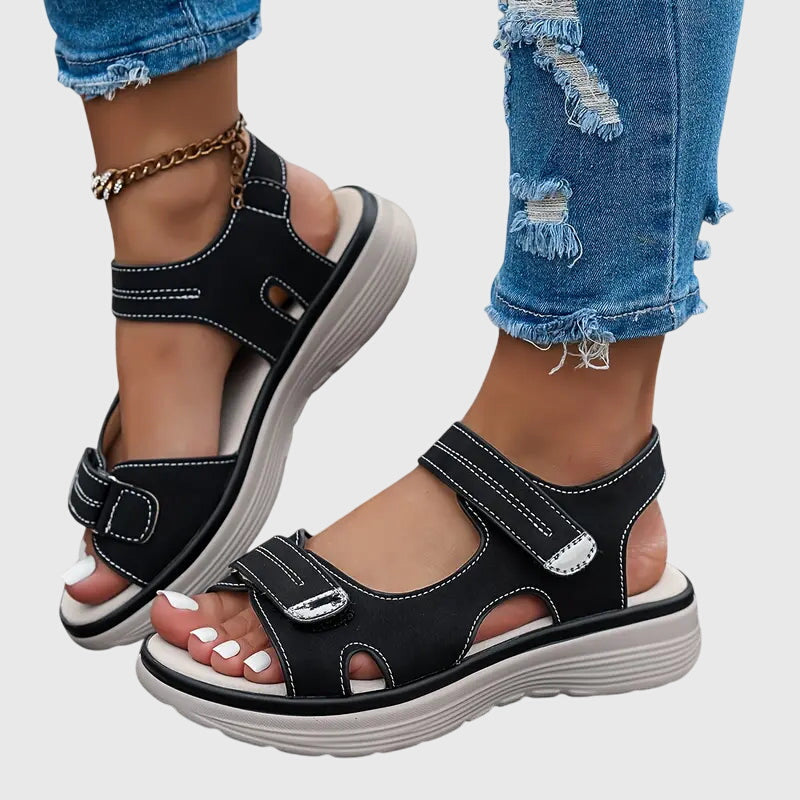 Sandaler med bred tåbox, dämpad innersula och greppsula