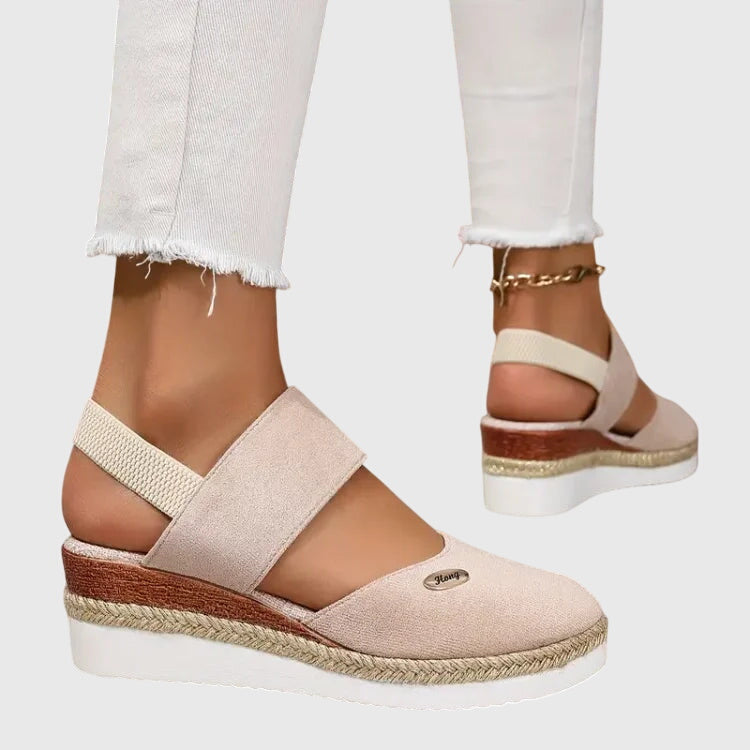 Sandaler som andas med dämpad innersula