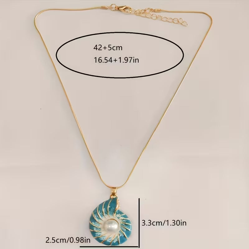 Collar con colgante de concha, perla de imitación y aire playero