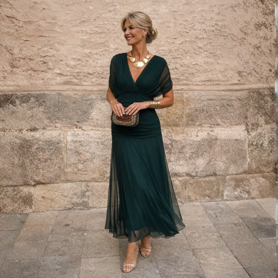 Off shoulder-maxiklänning i draperad chiffong med utsvängd fåll