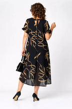 Vestido midi suave con cuello de pico y corte holgado