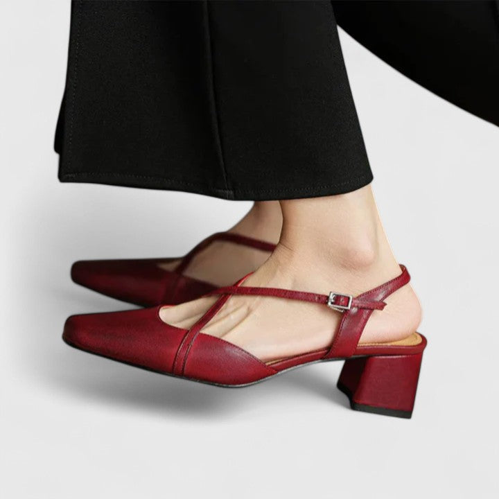 Sandalias de punta cuadrada cerrada con tacón ancho y hebilla