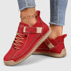 Sneakers med bred tåbox, skumsula och resårpaneler