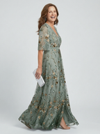 Vestido largo floral con cuello halter y silueta fluida