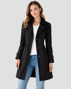 Gabardina de largo medio con cuello de solapa y detalle de botones