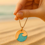 Halsband med vågigt havshänge, flytande design och strandcharm