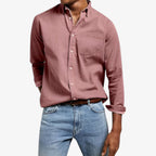 Camisa cargo de hombre de corte ajustado con cuello clásico y bolsillos