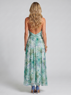 Vestido midi plisado de estampado floral con cuello halter y detalle de gota
