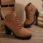 Snörade boots med spännedetalj