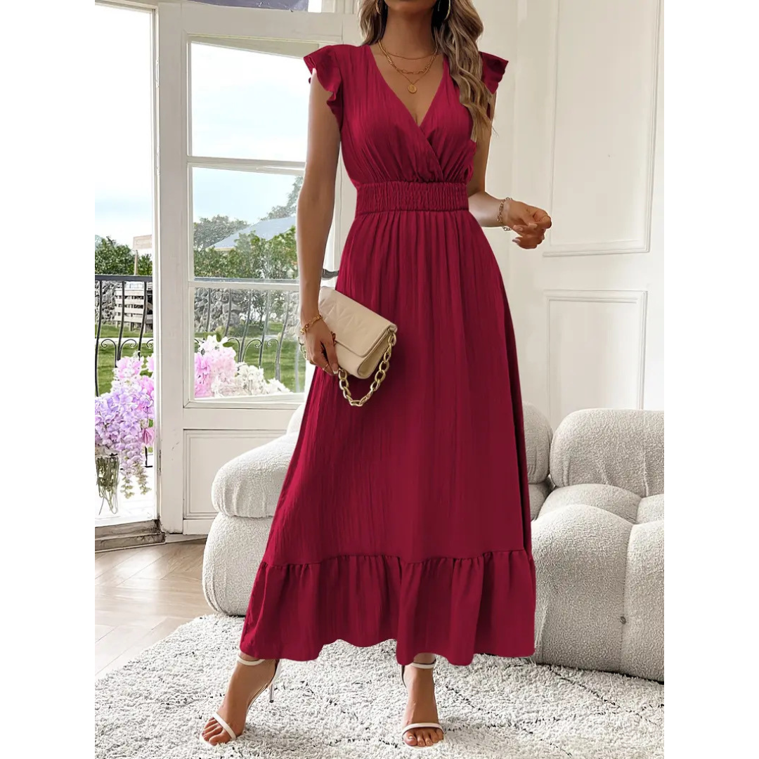 Vestido largo con escote de pico fruncido para los días de verano junto al agua