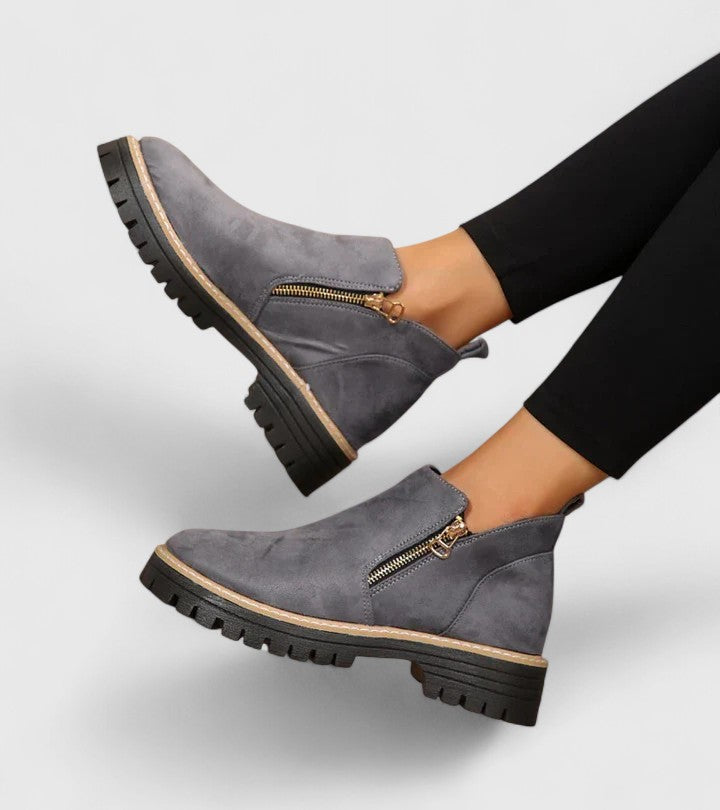 Botines con plantilla anatómica de sujeción