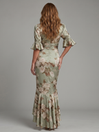 Vestido midi con cuello de pico, cintura fruncida y mangas de volante