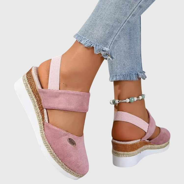 Sandaler som andas med dämpad innersula