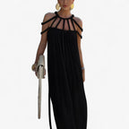 Vestido largo con una silueta fluida y estilizadora