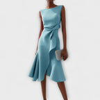 Vestido midi entallado y femenino de silueta favorecedora