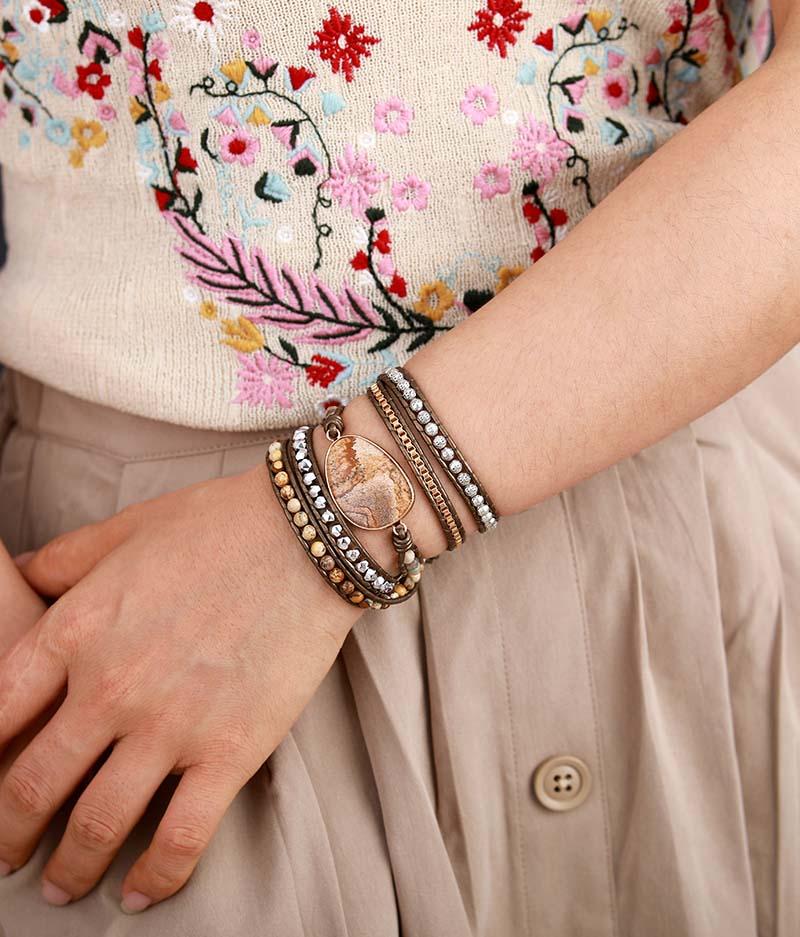 Pulsera envolvente de piel sintética con piedras de jaspe y cuarzo
