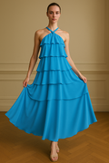 Vestido de cuello alto con aplicaciones florales 3D superpuestas