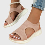 Sandalias para todo el día con un diseño refinado y sencillo