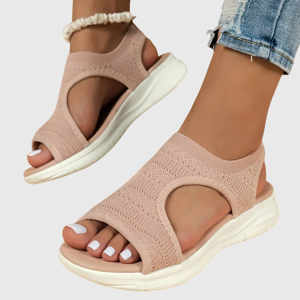 Sandalias para todo el día con un diseño refinado y sencillo