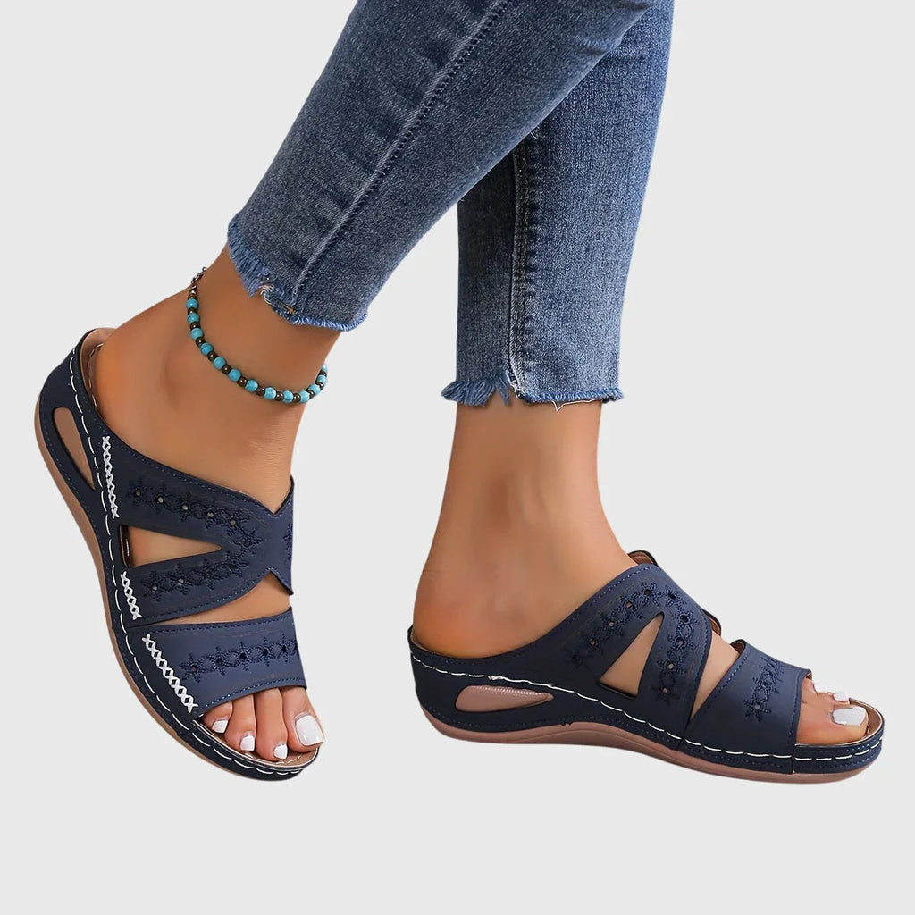 Lightweight Sandals with Contoured Cushioned Footbed
